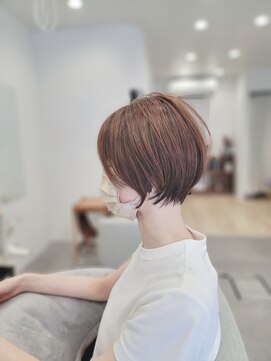 ツナグ(TSUNAGU) ☆えり足スッキリショート×ベージュカラー