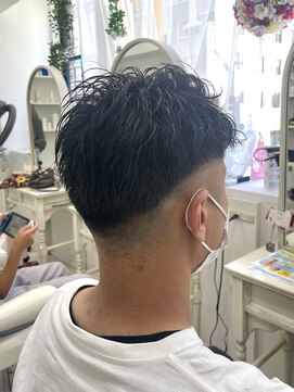 アルターシェリー(aL-ter che'rie) メンズ短髪/束感ショート/波巻き/ハイライト/マッシュパーマ新籾