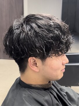 フイ 代々木(Hui) メンズ/アップバング/ツーブロックマッシュ/束間ショート/波巻き