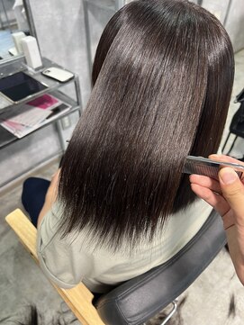 ヘアメイク リヴ(Hair Make Liv) さらツヤストレート