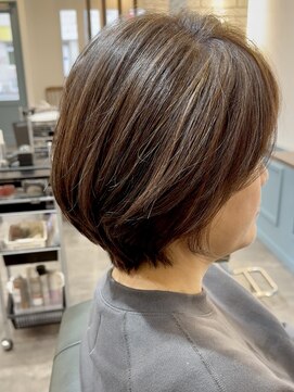 白髪ぼかしハイライト/ショートカット/40代50代/【北堀江】