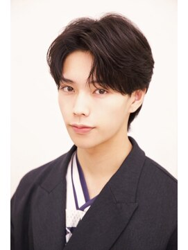 ルーシー 川越(LUCEY) センターパートフェザーパーマシャドウパーマメンズパーマ