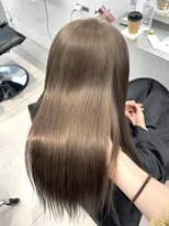 オニキス 原宿(ONYX)&nbsp;a156レイヤーカット透明感カラーオリーブベージュブリーチカラー