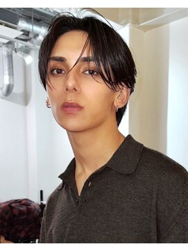 ゾーイボーイズ(ZOEY BOYZ) 大人リバースセンターパートニュアンスパーマ