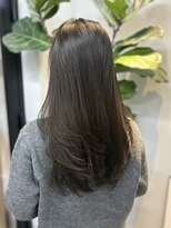 ヌープヘアーアイス(NUUP.hair ici)&nbsp;透明感たっぷり春カラーオリーブグリーン似合わせロングレイヤー