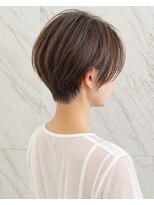 ペグ(Peg)&nbsp;30・40代に似合う【絶壁補正】丸みショート。耳掛けも可愛い◎