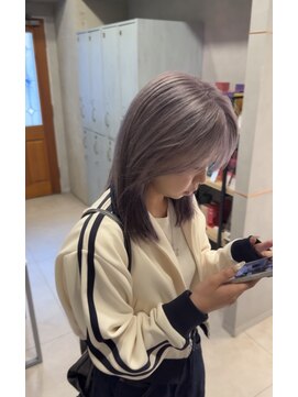 リガナッツ 王子店(Riganuts) レディース/セミロング/レイヤー/顔まわり/ブリーチ/シルバー