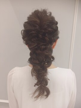 ネオリーブギンザ 銀座店(Neolive GINZA) 編みおろしアレンジ