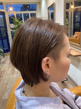 レイ(ray) 刈り上げ×ショート