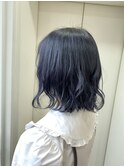 切りっぱなしボブのゆるふわネイビーウェーブ