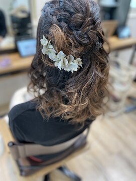 ナゴミ(nagomi) 編み込みハーフアップ