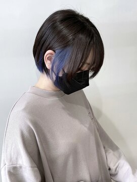 ホワイト 梅田(white) #ショートのインナーブルー