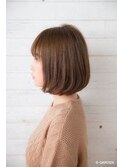 前上がりボブでイメチェン!グレイベージュで艶カラー