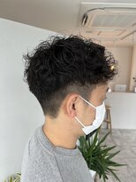 イロ(iro.)&nbsp;くるくるパーマ×ツーブロック