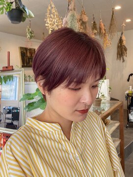 タオ(tao) ちょっとオン眉アシメなショート