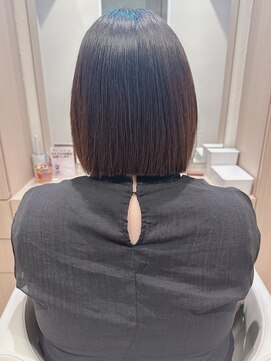 コーエン(cowen) 美髪ミニボブ暗めカラーオフィスヘア切りっぱなしボブアラフォー