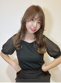 レディースミディアムレイヤースタイル