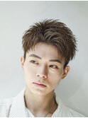 爽やか黒髪アップバングビジネス刈り上げショート