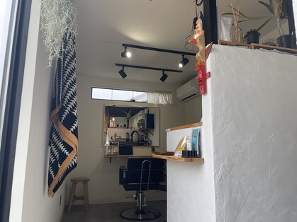 トナリ(tonari)の写真