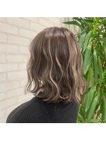 ビスイル 秋葉原店(Vis ill) くびレイヤーグレージュエモージュ大人ショートハイライト