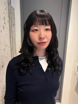 オン眉×コテ巻きスタイル 【@mppp_32485】