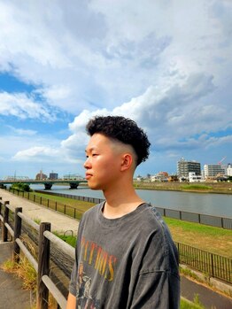 スワンの写真/スタイリッシュかつおしゃれなバーバー！フェードカットを駆使したスタイルを提案♪