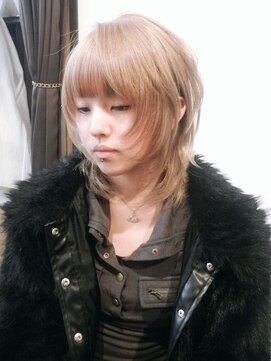 ブロック ジャポン(bloc japon) ミディアムレイヤー ウルフレイヤー ハッシュカット /奈良伶華