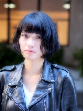 ヘルベチカ・ヘア(Helvetica hair) [helvetica hair]前下がりワンカール・ショートボブ