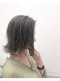 重すぎない切りっぱなしがポイント☆グレージュボブ