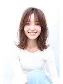 30代40代大人かわいいナチュラルひし形シルエットスタイル