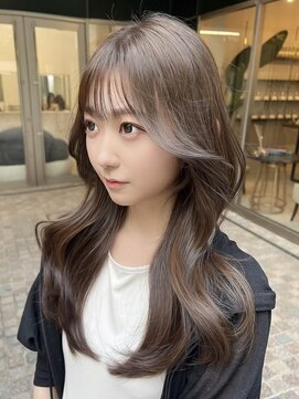 クム(kumu) くびれロングハイレイヤー×アッシュグレージュ