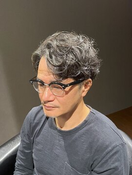 ビーダンディー(Bee dandy) ビジネスツーブロック デザインパーマ かき上げアップバング