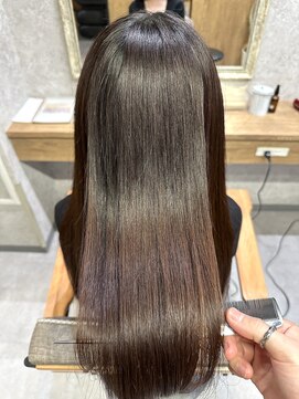 コンフィー(comfy) 〆髪質改善ストレートでうる艶に♪