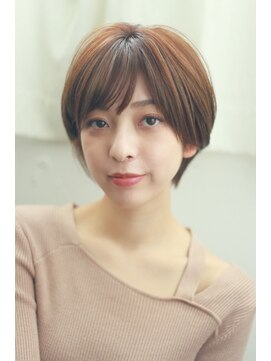 エミュ 新宿(emu) 大人可愛い丸みのある小顔ひし形ショート新宿
