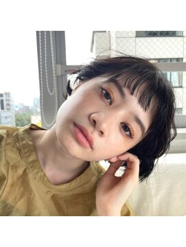 ヴィオラカラー(VIOLLA COLOR) 暗髪ショート×外ハネ/小倉