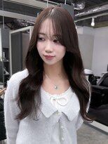 コンマ(,) 美髪美肌透明感カラー・ロング・ミディアムで小顔イメチェン