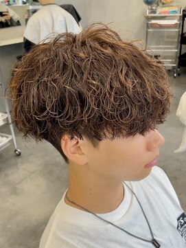 フィフス トウキョウ (fifth TOKYO) 渋谷波巻きスパイラルパーマメンズマッシュウルフカットツイスパ