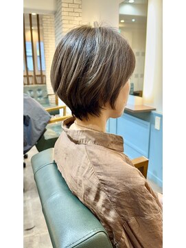 白髪ぼかしハイライト/ショートカット/40代50代/【北堀江】