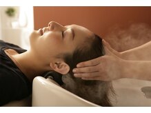 ☆ヘッドスパ☆　　　頭皮のケアとリラクゼーション♪