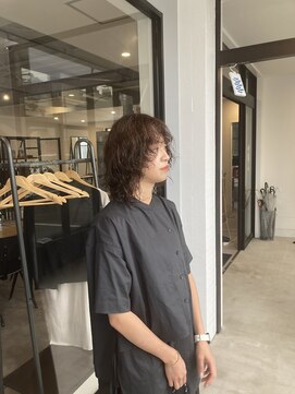 ナンバー(number+) 20代30代大人可愛いロングウルフくせ毛パーマラベンダーベージュ