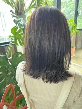 ビハインドザカーテン(BEHIND THE CURTAIN) 大人ミディ×ナチュラルくびれヘア