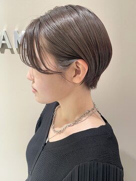 ケンジ 横浜(KENJE) さとうあやか/極細ハイライト/ショートヘア/グレージュカラー