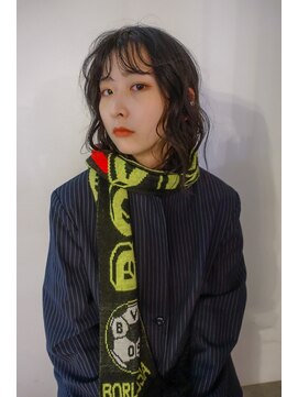 ムク(MUKU) マフラーと合わせたボブパーマ