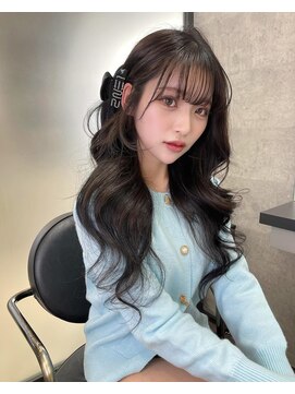 リリー(Lilley) くすみベージュ×姫カットレイヤー×韓国風巻き【ayana】