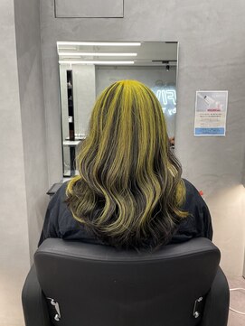 ファイブバイジエクト 堀江(FIVE by The Ect) アンブレラカラー　イエローカラー　インナーカラー