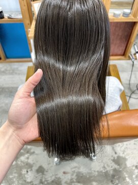 ジジ インターパーク 宇都宮(Gigi) オリーブグレージュカラー