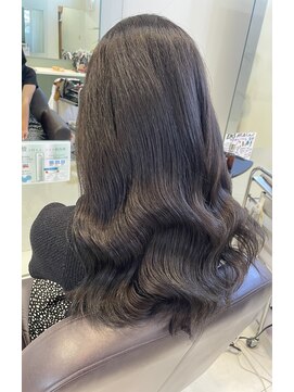 スリーヘアーデザインズ(Three Hair Designs) a