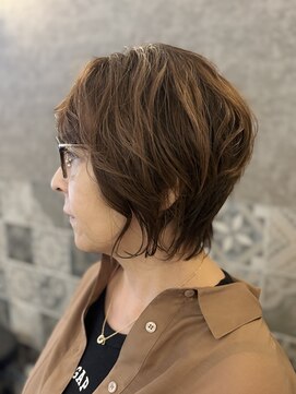 ブライミー(BLIMEY) 動きと長さのあるショートボブ