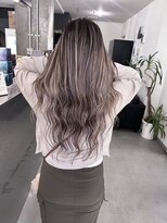 キング 心斎橋店(K!ng)&nbsp;ハイライトカラーミルクティーベージュレイヤーカット