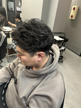 ジェニーバイメノン(JENNIE by Menon) 毛流れパーマ　フェザーパーマ　センターパート